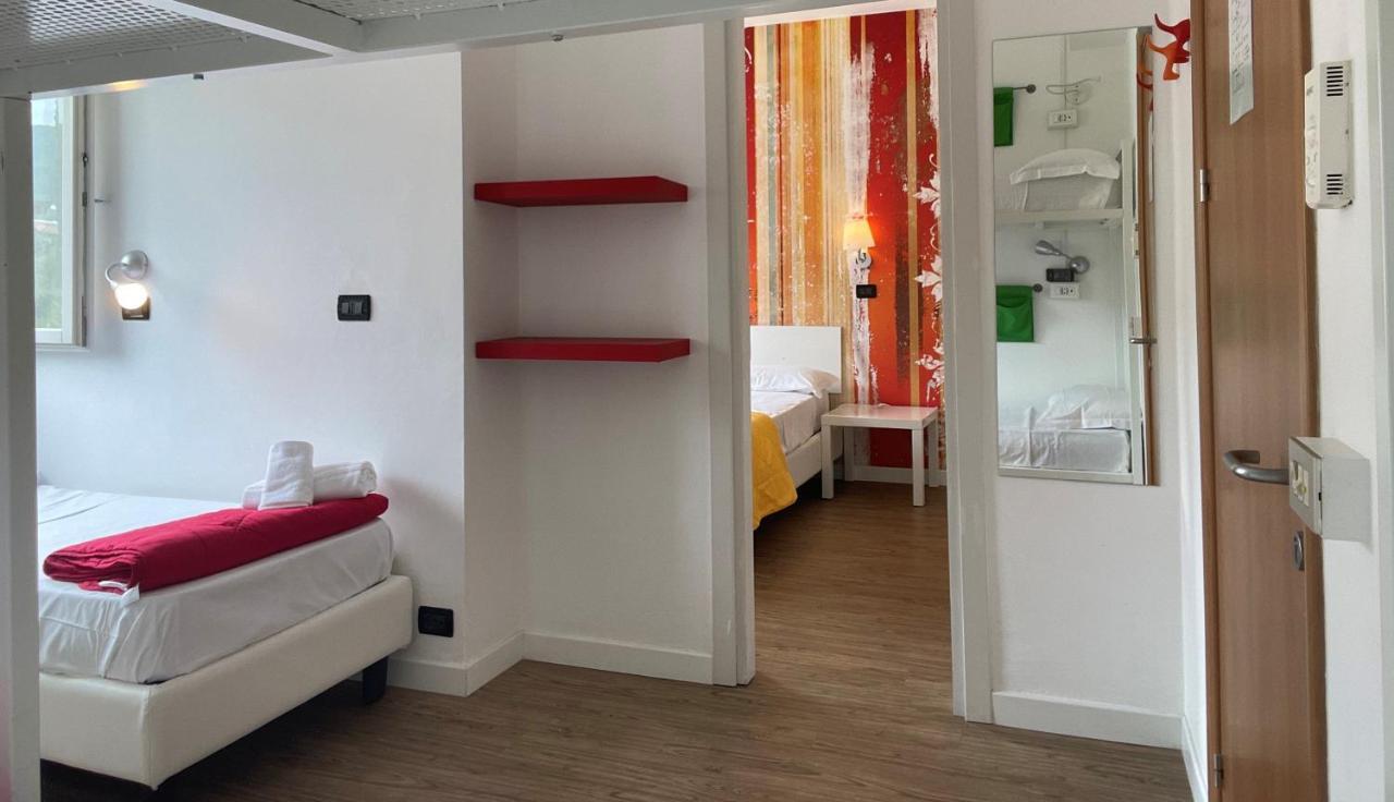 Lake Garda Hostel Salò Dış mekan fotoğraf