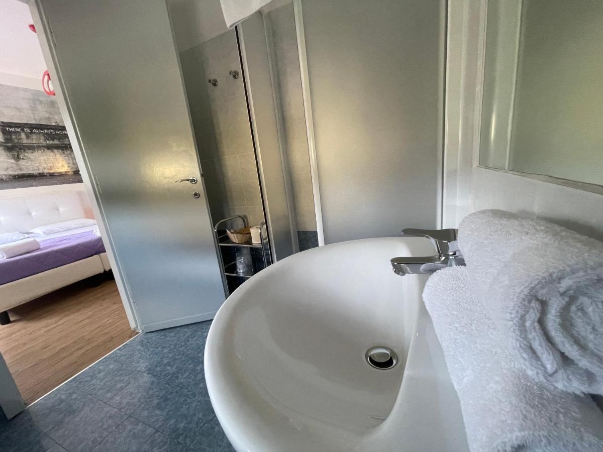 Lake Garda Hostel Salò Dış mekan fotoğraf