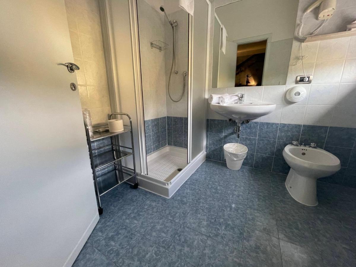 Lake Garda Hostel Salò Dış mekan fotoğraf