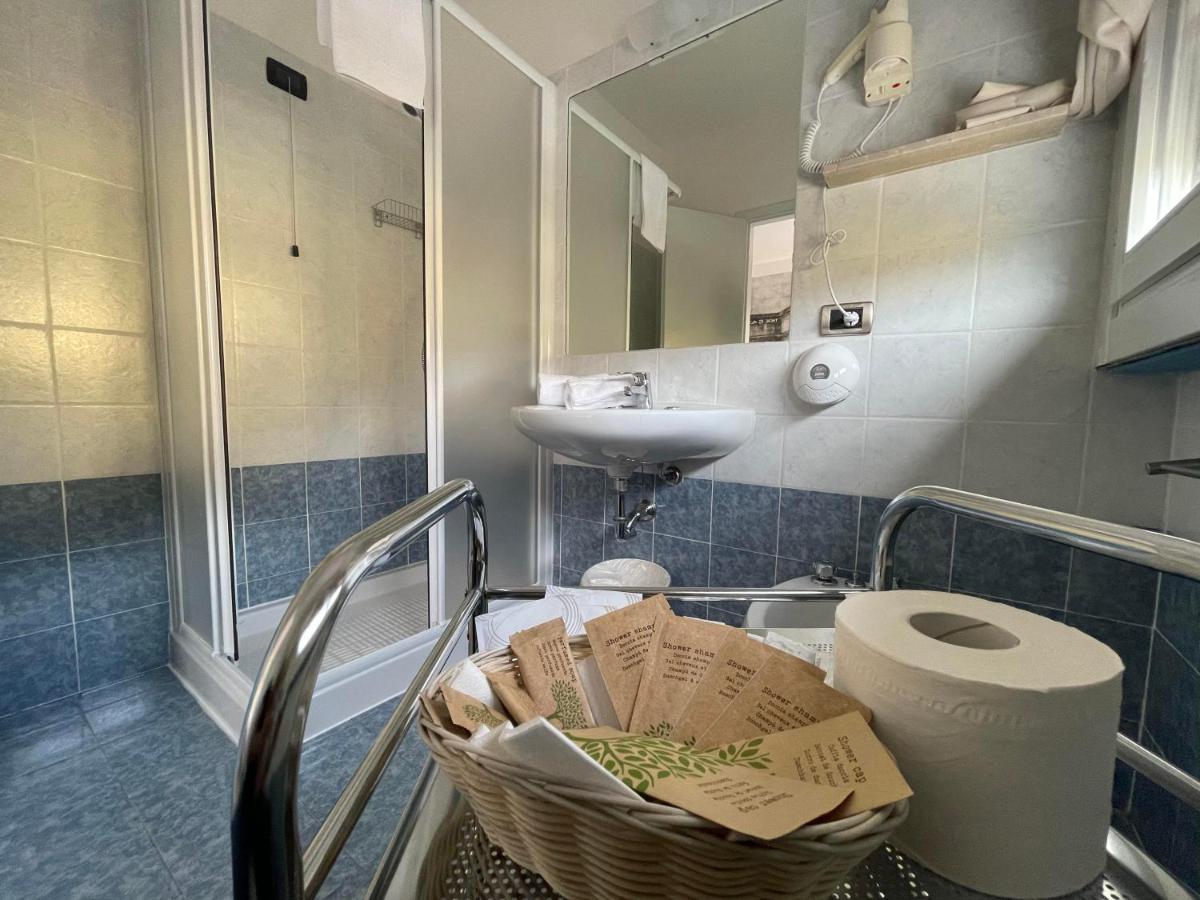 Lake Garda Hostel Salò Dış mekan fotoğraf