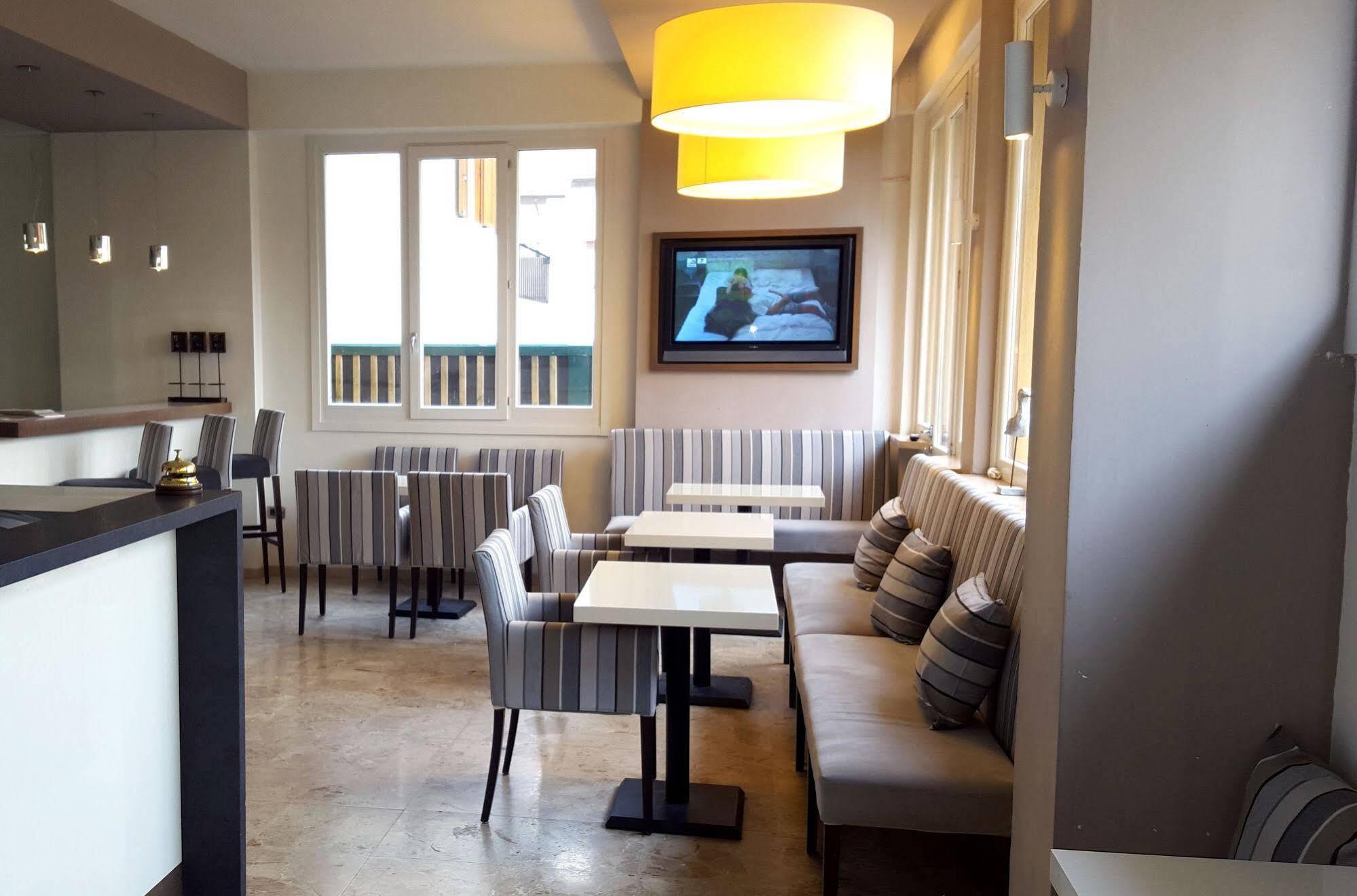 Lake Garda Hostel Salò Dış mekan fotoğraf