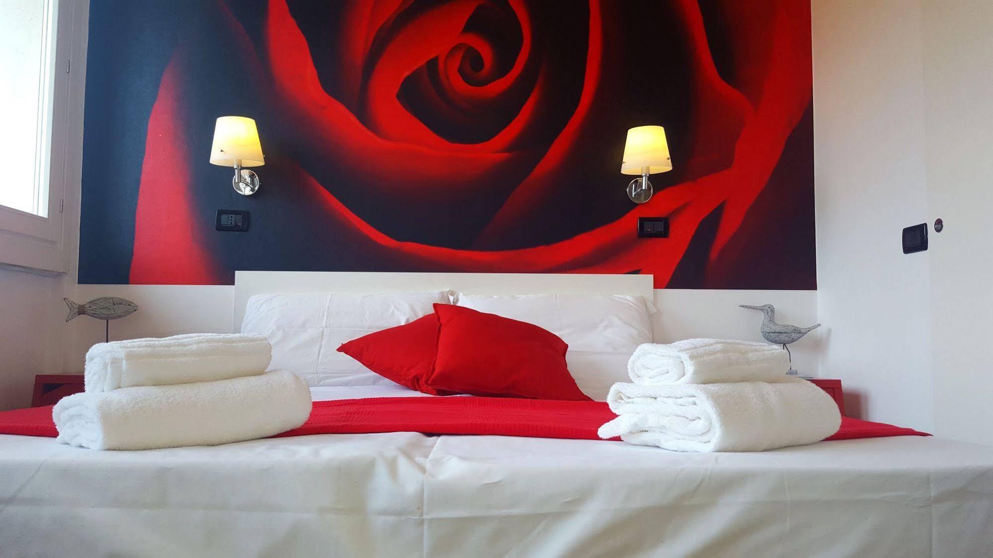 Lake Garda Hostel Salò Dış mekan fotoğraf