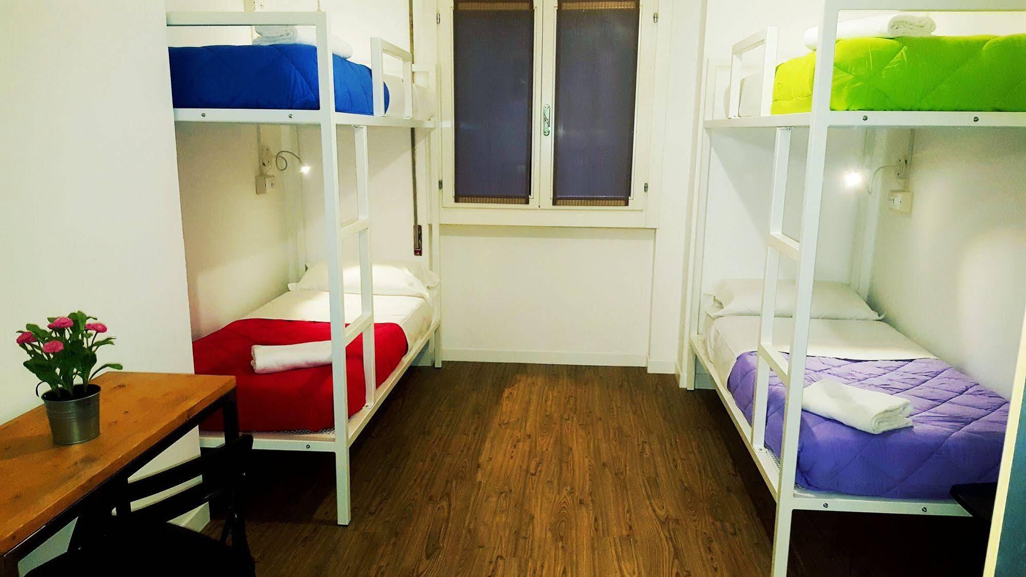 Lake Garda Hostel Salò Dış mekan fotoğraf